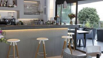 Bar (in der Unterkunft)