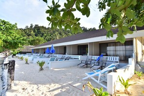 Beach Front Room | 객실 내 금고, 무료 WiFi, 침대 시트