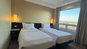 Iron/ironing board (on request), WiFi (free), bed sheets - Circle Inn - Iloilo City Center (Iloilo)