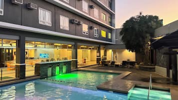 Udendørs pool, liggestole