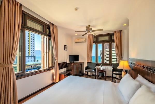 Deluxe Ocean View | Minibar, in-room safe, blackout drapes, soundproofing - Chu Hotel (Da Nang)