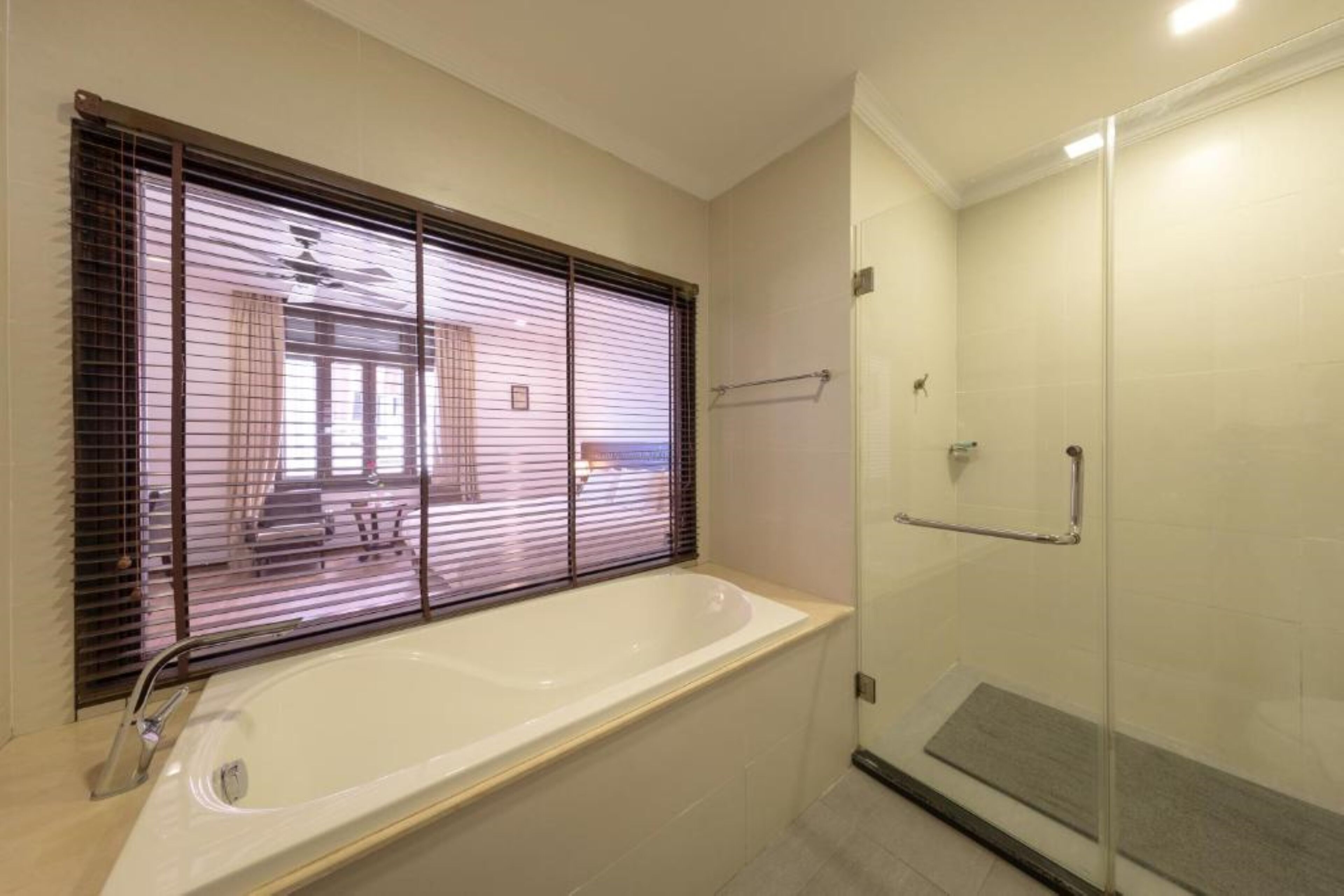 premium partial sea view | bathroom | shower, free toiletries, hair dryer, slippers