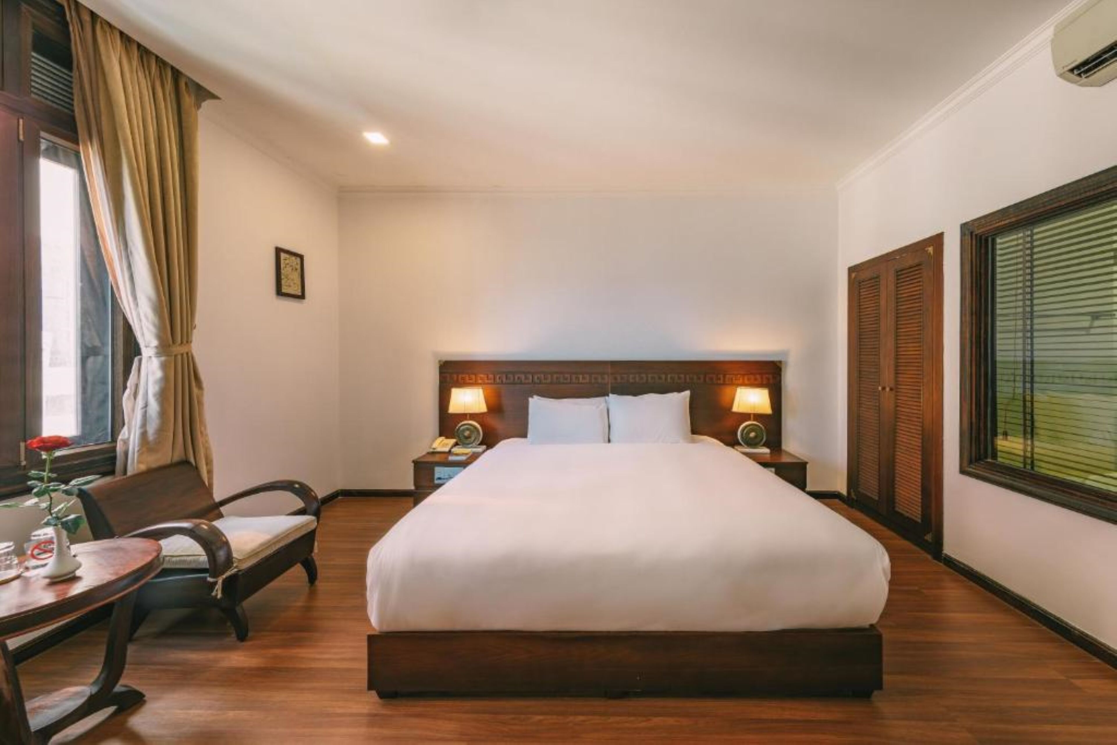 premium partial sea view | minibar, in-room safe, blackout curtains, soundproofing