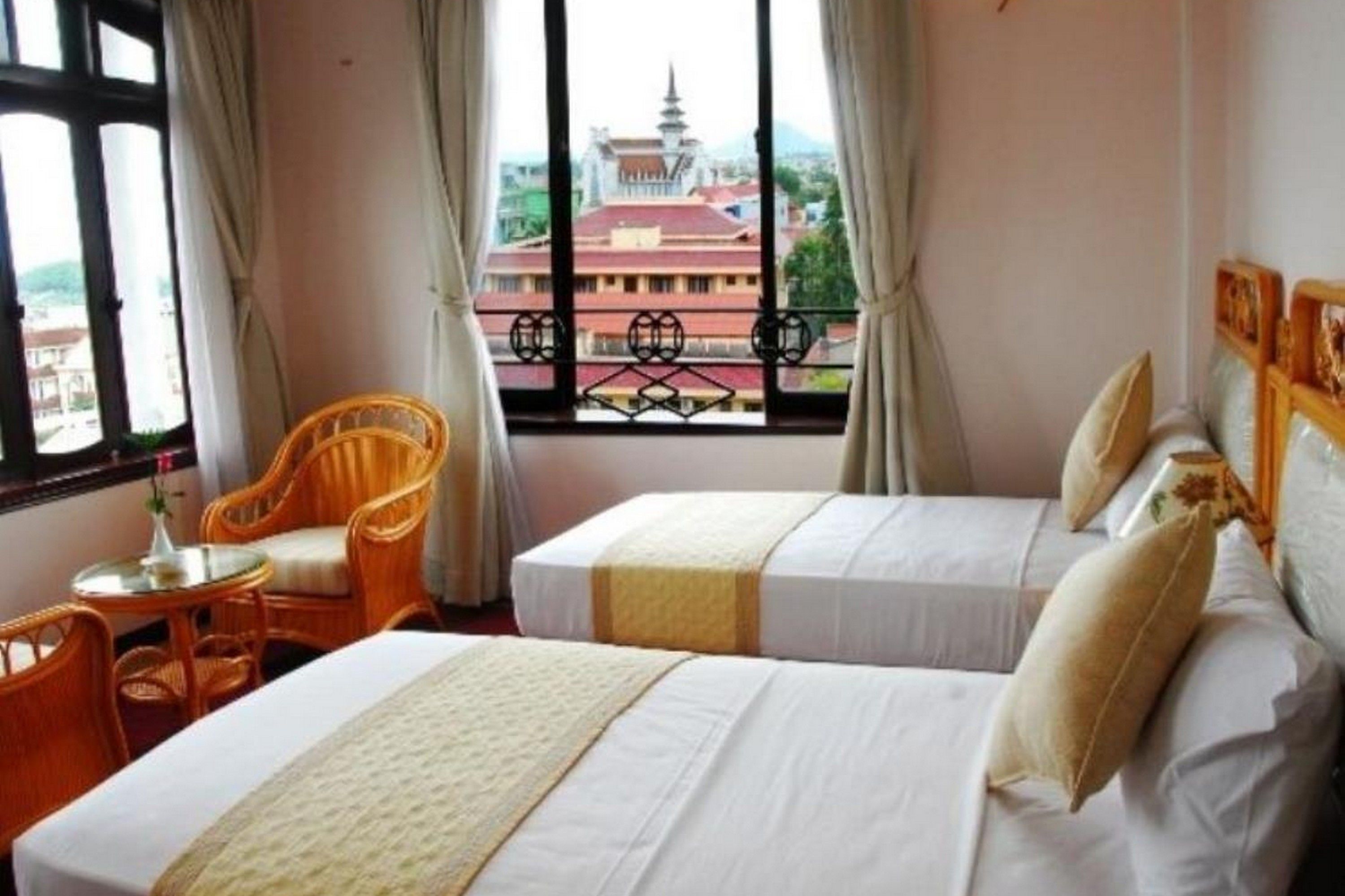 Perhehuone | Ylelliset vuodevaatteet, untuvapeitot, memory foam -patjalliset sängyt