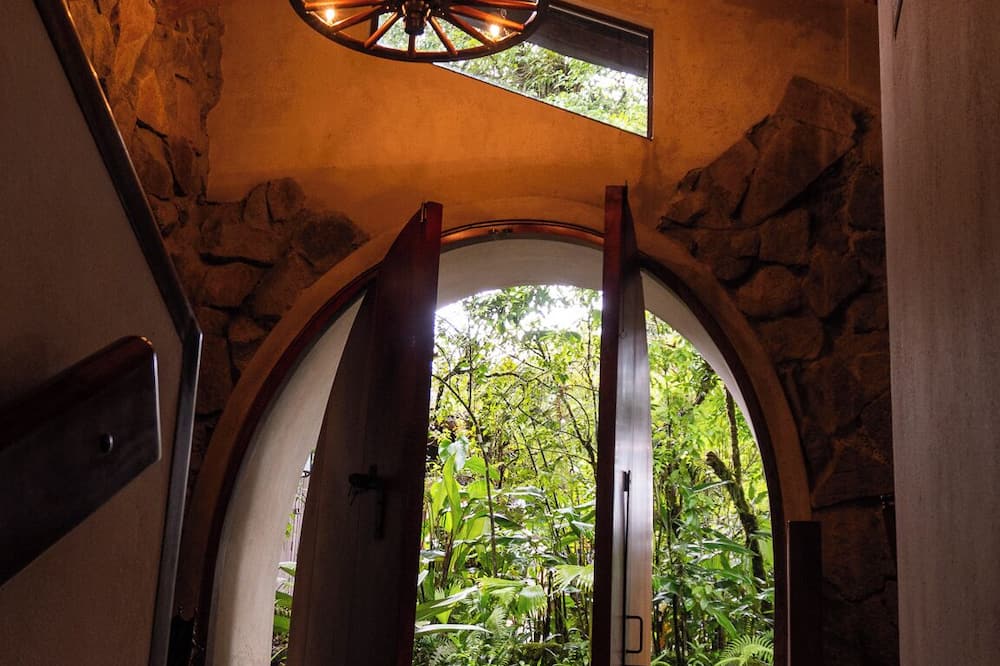 Poas Volcano Lodge