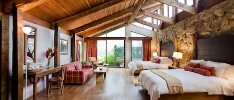 Superior kamer, meerdere bedden, uitzicht op tuin (Quetzal) | 1 slaapkamer, een kluis op de kamer, reisbedje, extra bedden