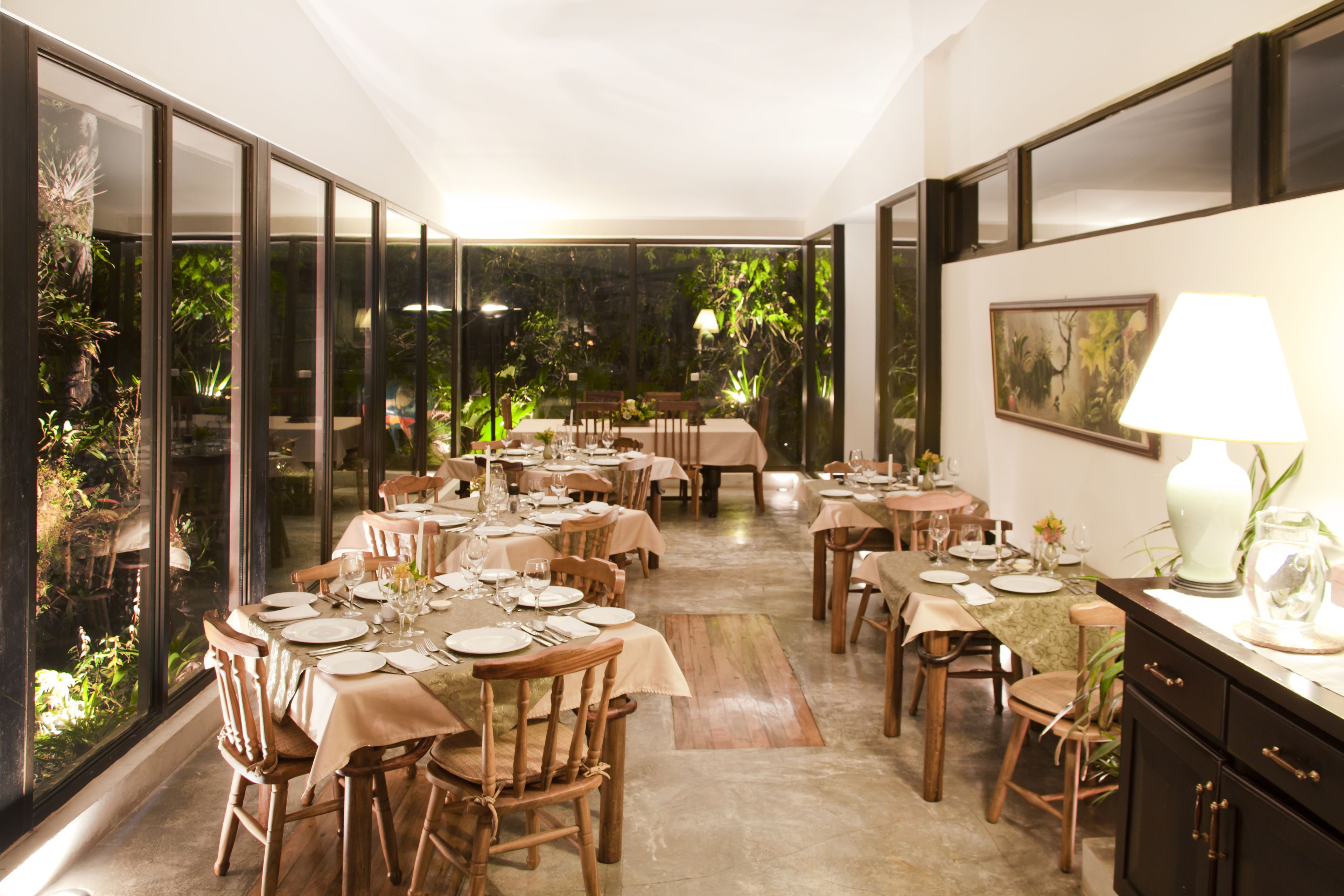 breakfast and dinner served