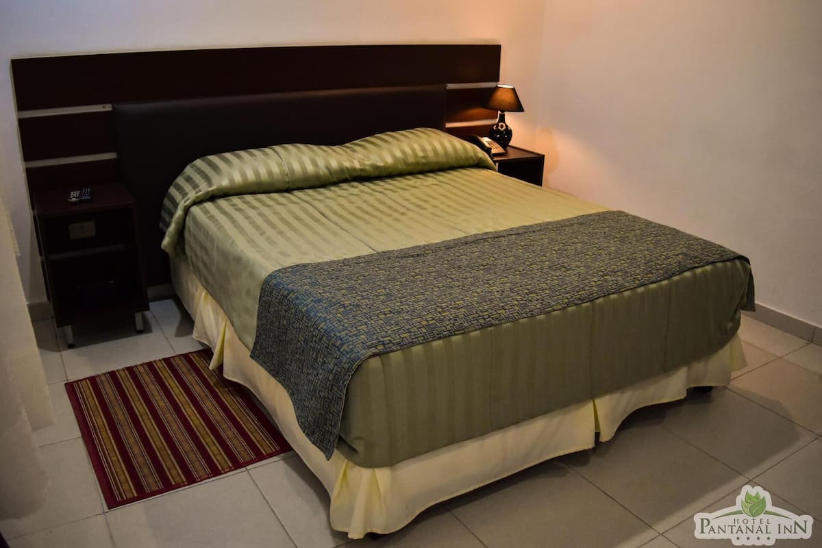 21 bedrooms, Egyptian cotton sheets, premium bedding, down duvets