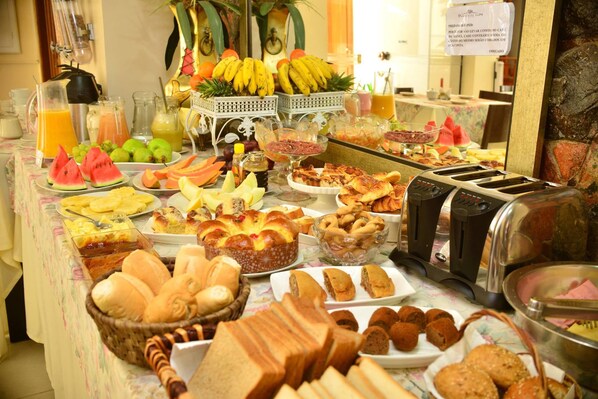 Petit déjeuner compris