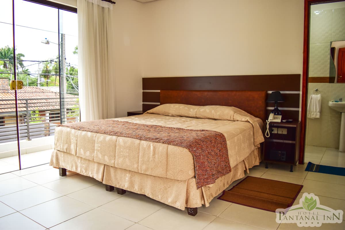 21 bedrooms, Egyptian cotton sheets, premium bedding, down duvets