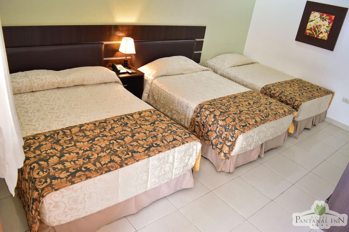 21 bedrooms, Egyptian cotton sheets, premium bedding, down duvets
