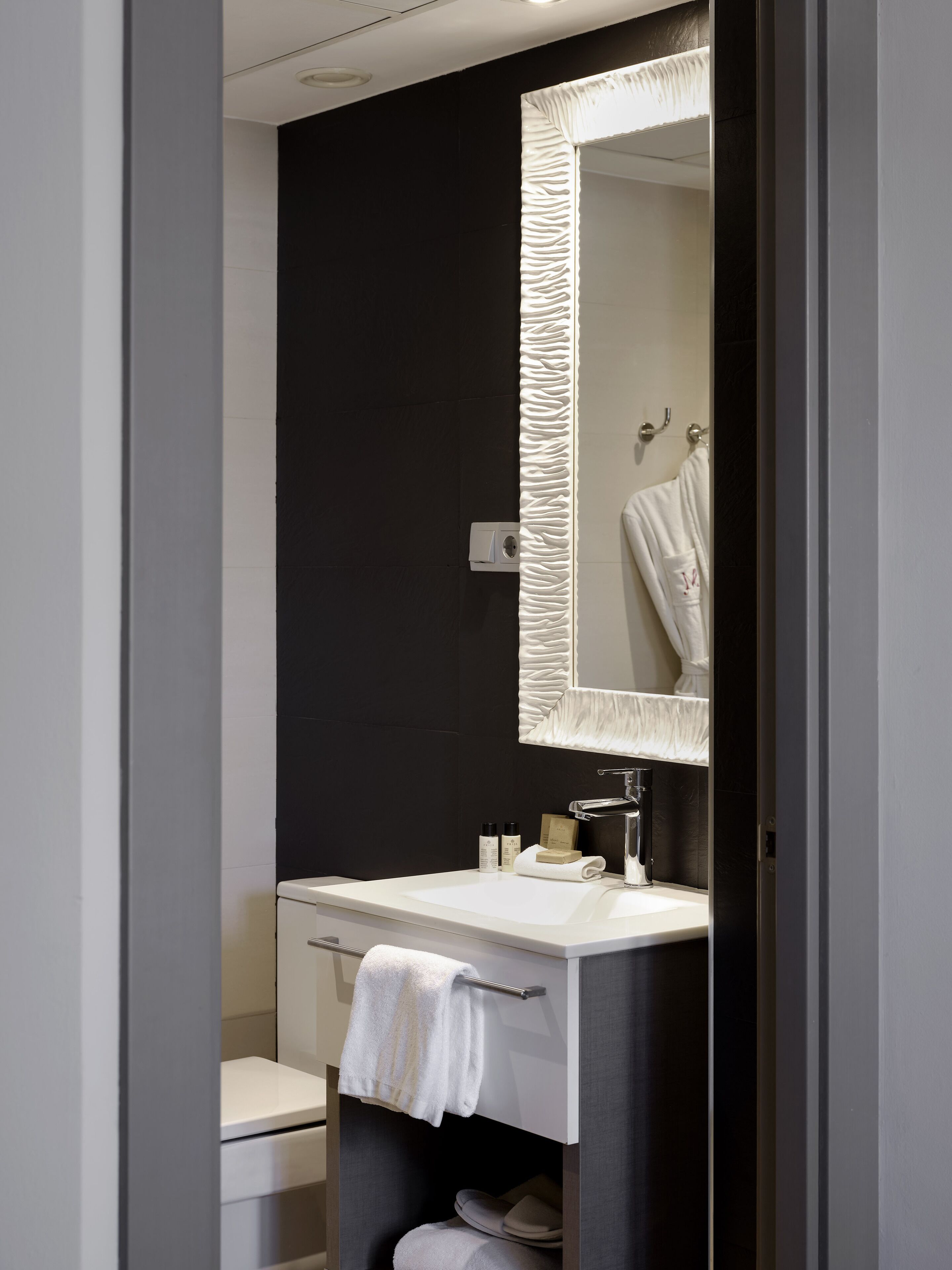 single room | bathroom | shower, designer toiletries, hair dryer, slippers