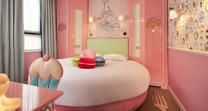 Minibar, coffres-forts dans les chambres, bureau, chambres insonorisées