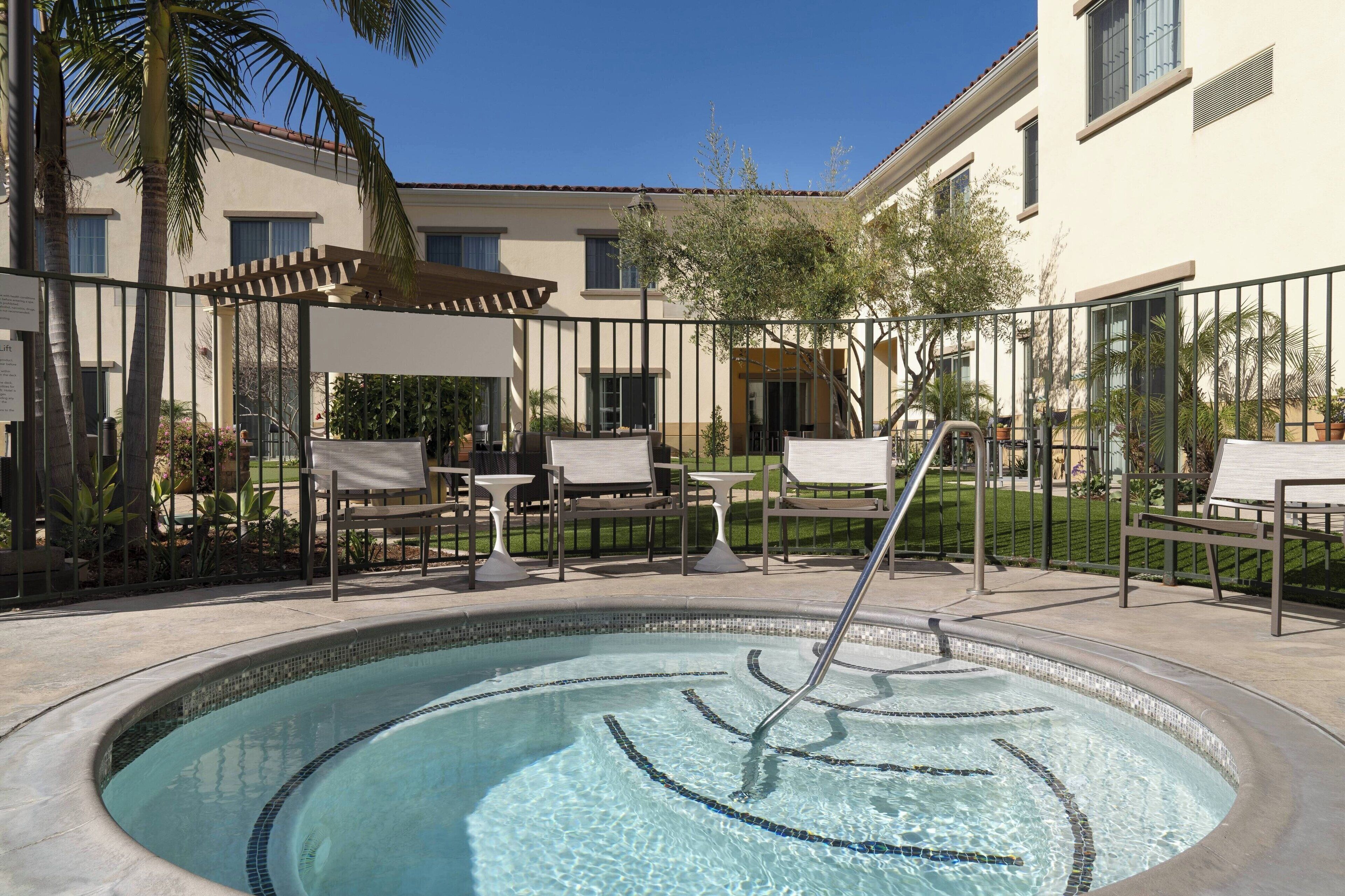 Photo - Courtyard Santa Barbara Goleta