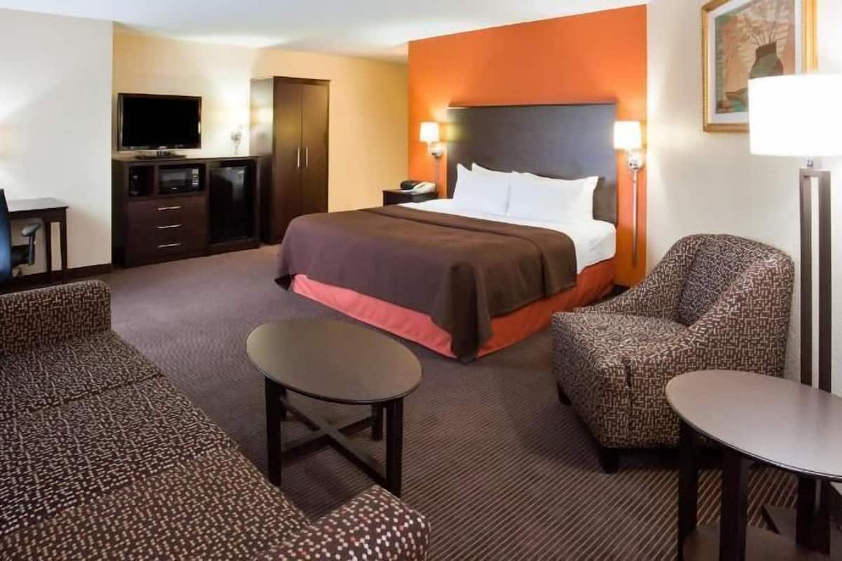 Premium bedding, desk, blackout curtains, soundproofing