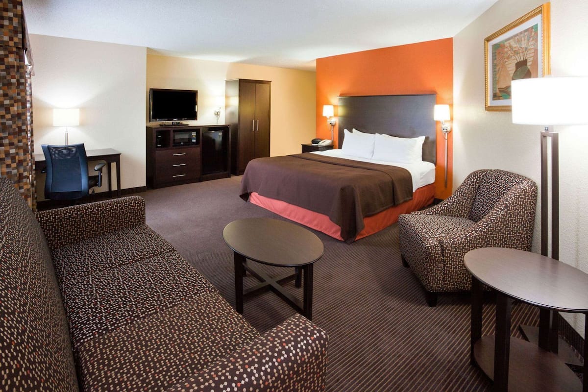Premium bedding, desk, blackout curtains, soundproofing