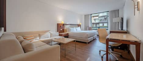 Luksushuone | 1 makuuhuone, ylelliset vuodevaatteet, tallelokero huoneessa, työpöytä