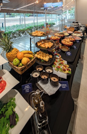Tägliches inbegriffenes Frühstücksbuffet