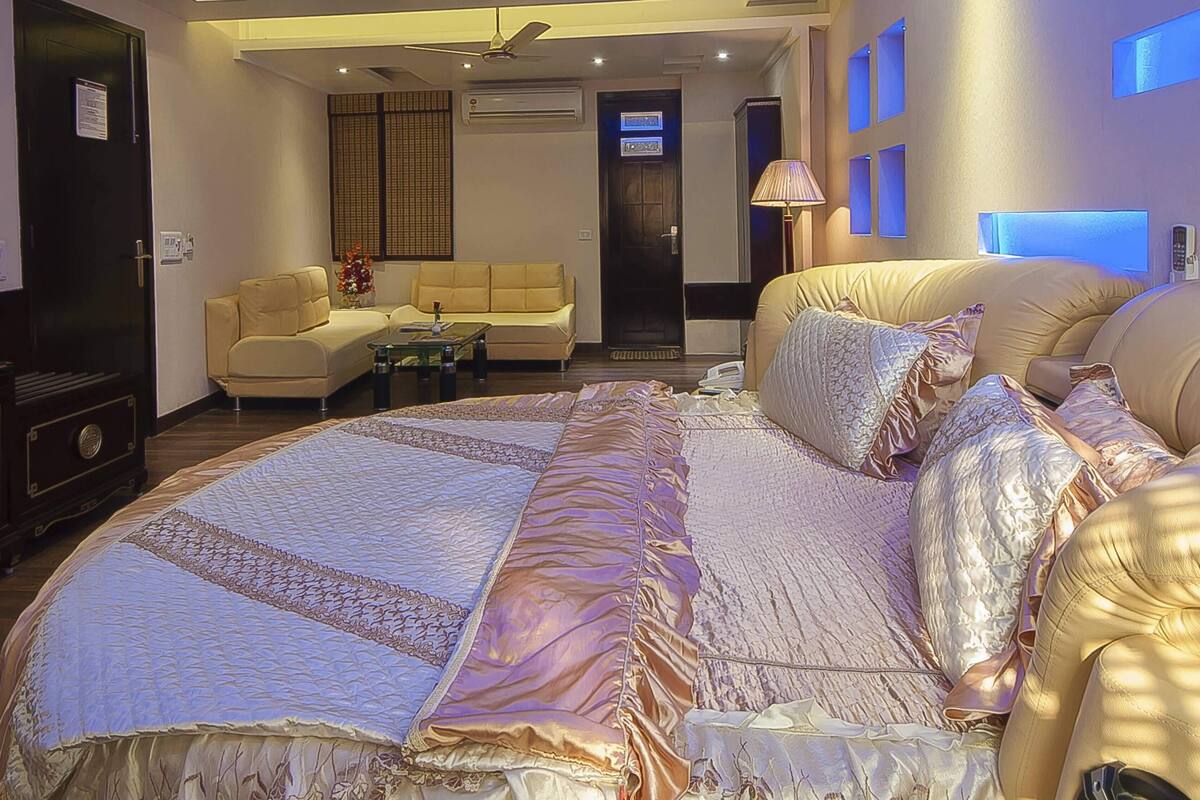 Premium bedding, memory foam beds, rollaway beds (surcharge)
