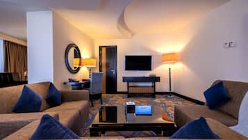 Family Suite | Living area | Smart TV