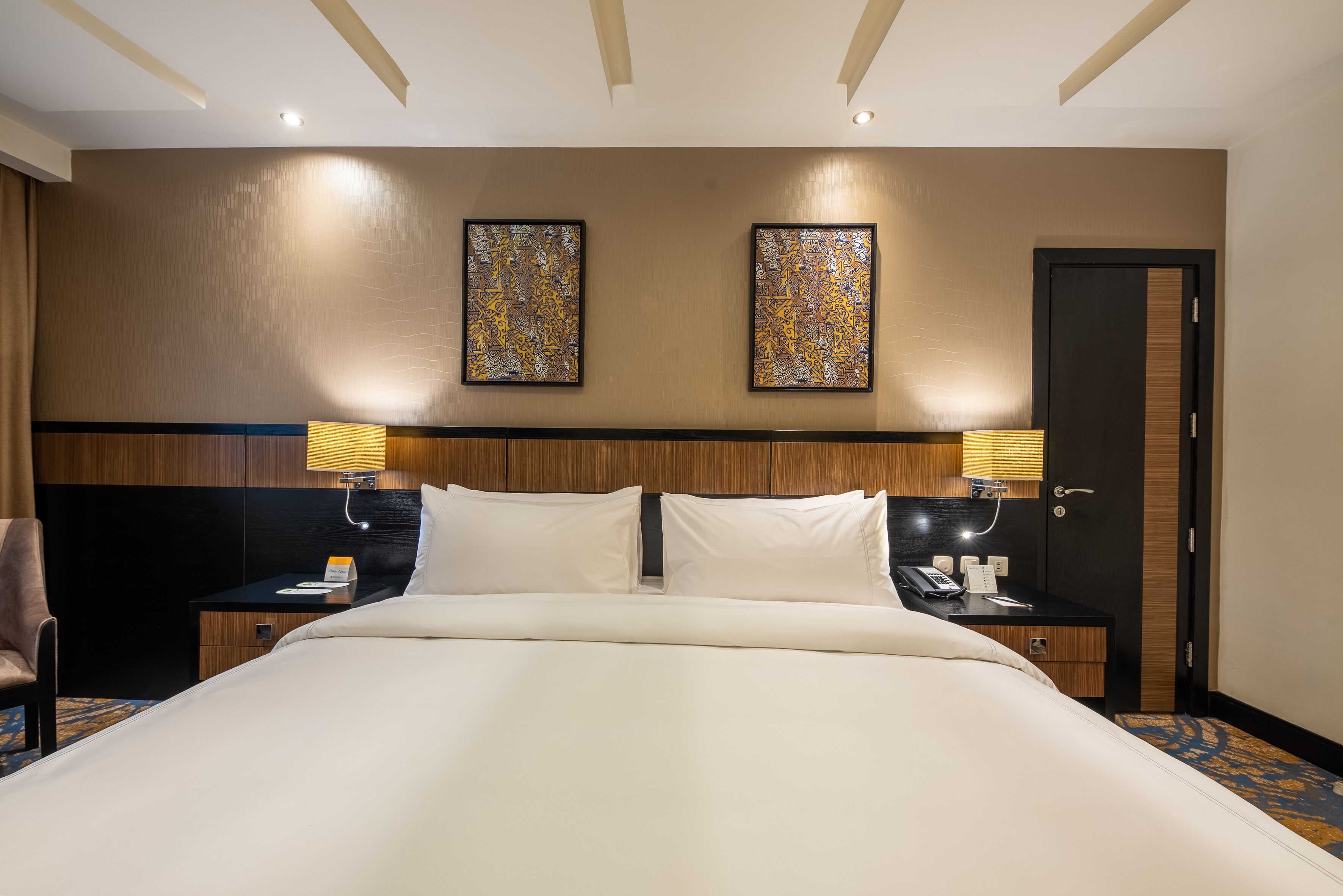 junior suite | 1 bedroom, minibar, in-room safe, blackout curtains