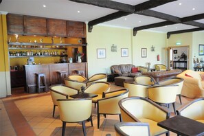 Bar (in der Unterkunft)