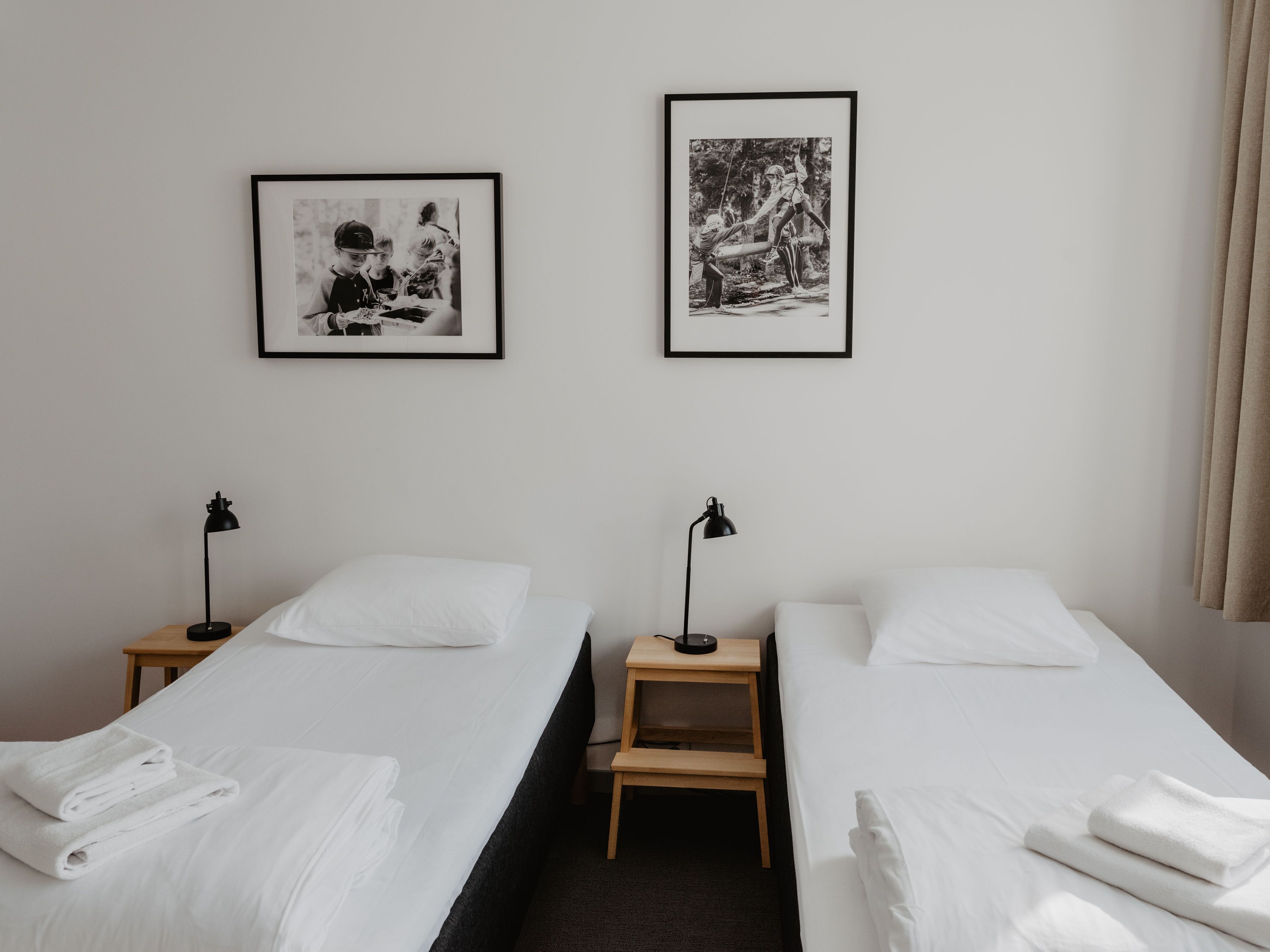 Tomannsrom, delt bad | Allergitestet sengetøy, individuelt dekorert og individuelt innredet