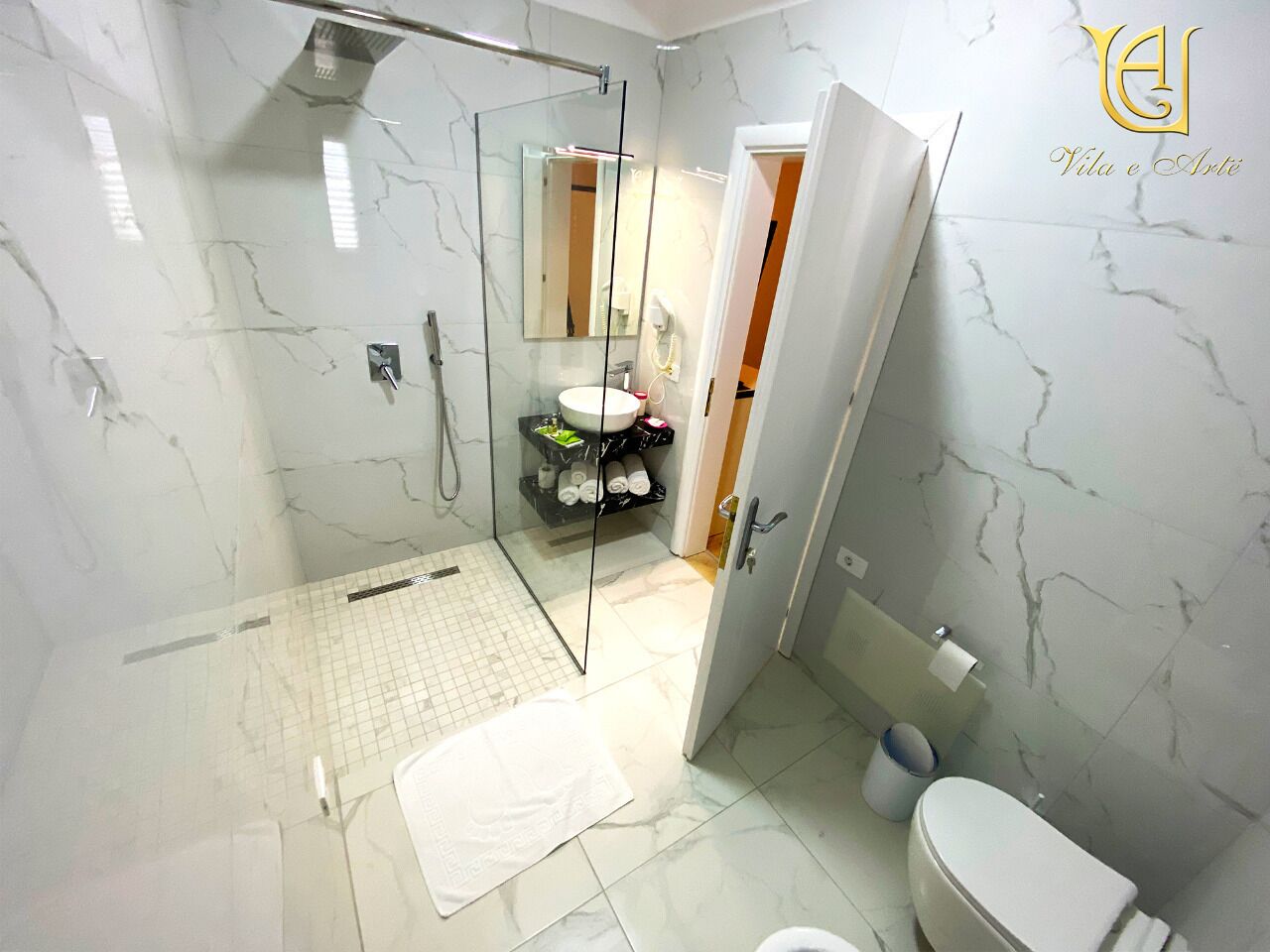 standard triple room | bathroom shower
