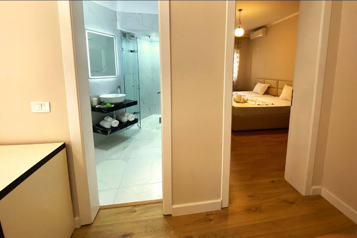 Habitación cuádruple familiar | Minibar, wifi gratis, mobiliario individual y ropa de cama