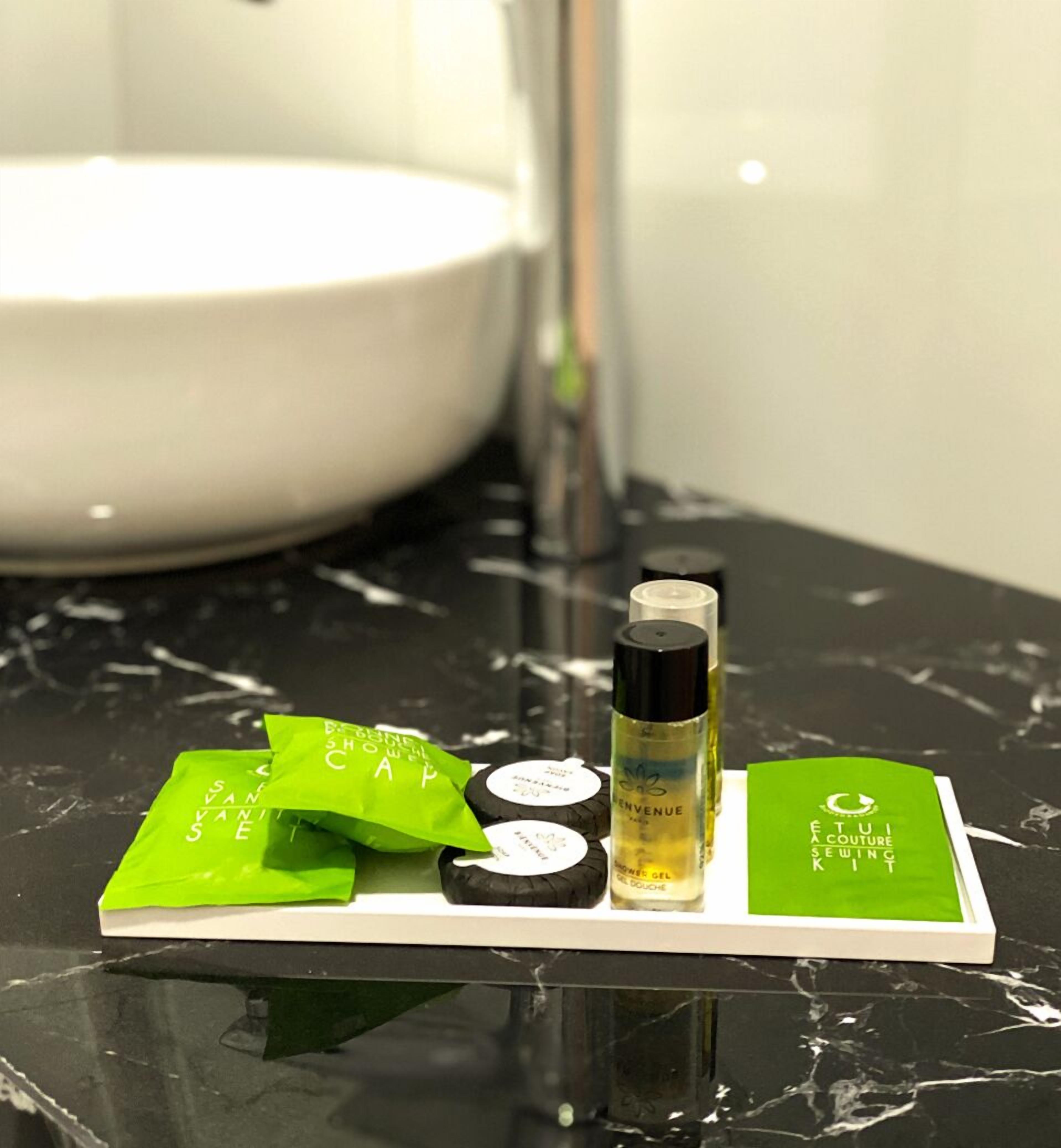 superior double room | bathroom | free toiletries, hair dryer, bathrobes, slippers