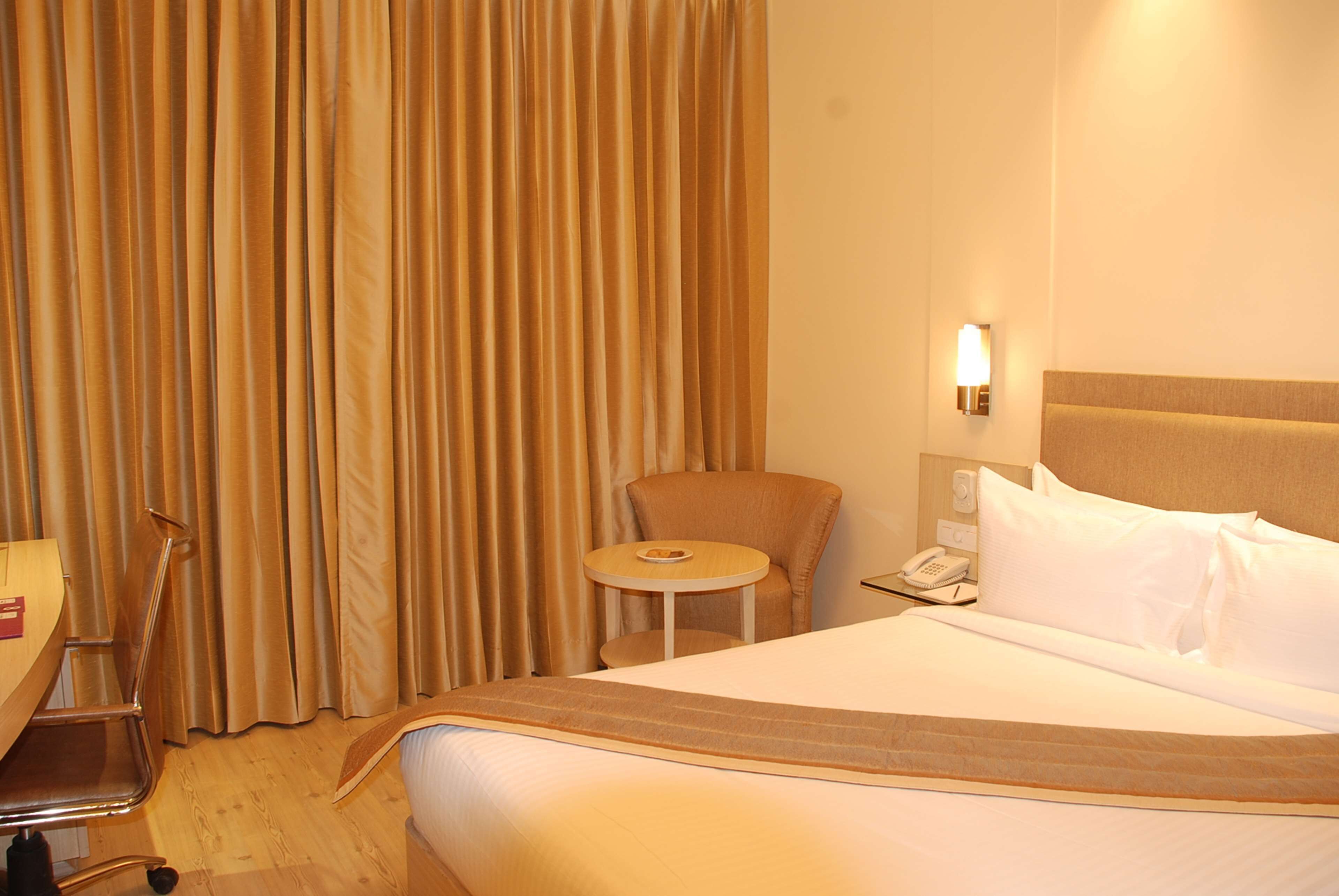 高級客房, 1 張標準雙人床 | 高級寢具、迷你吧、房內夾萬、書桌