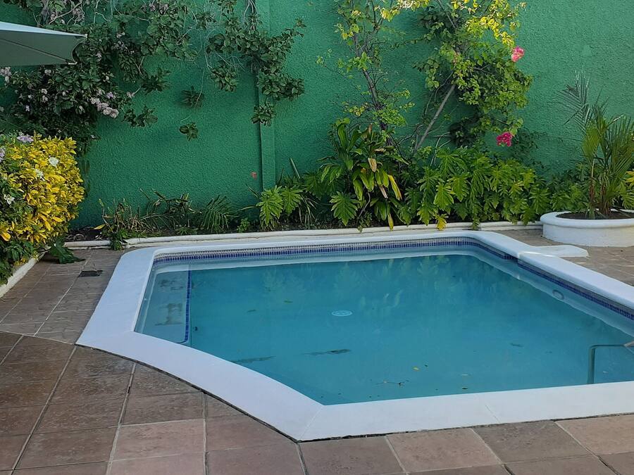 Kolam renang outdoor