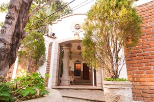 Fachada de la propiedad