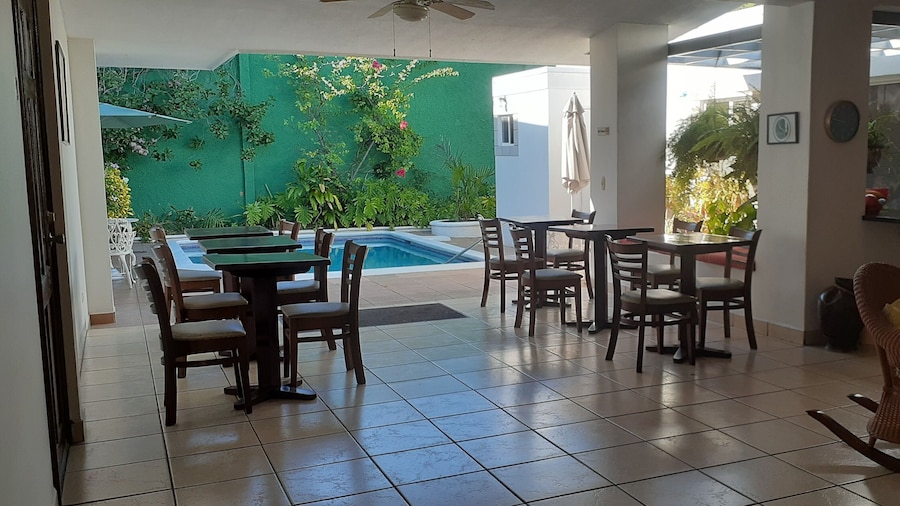Hotel El Almendro