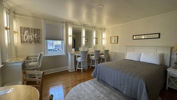 Farmhouse Efficiency Suite, 1 Queen Bed, 1 Double Bed (NOT CABOOSE) | Individually decorated, individually furnished, blackout drapes