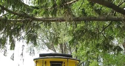 Red Caboose Motel