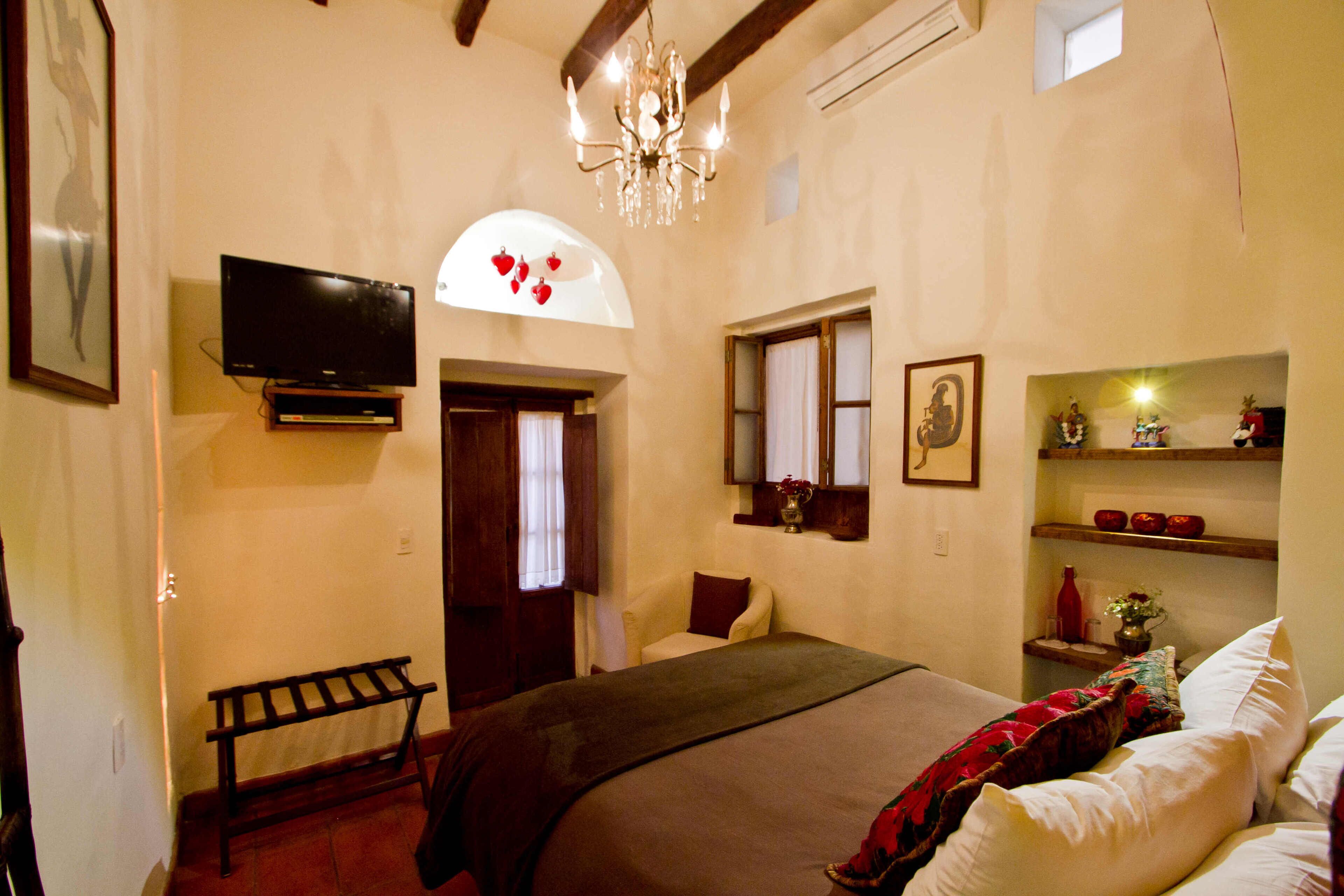 El Limon | Egyptian cotton sheets, premium bedding, in-room safe, free WiFi