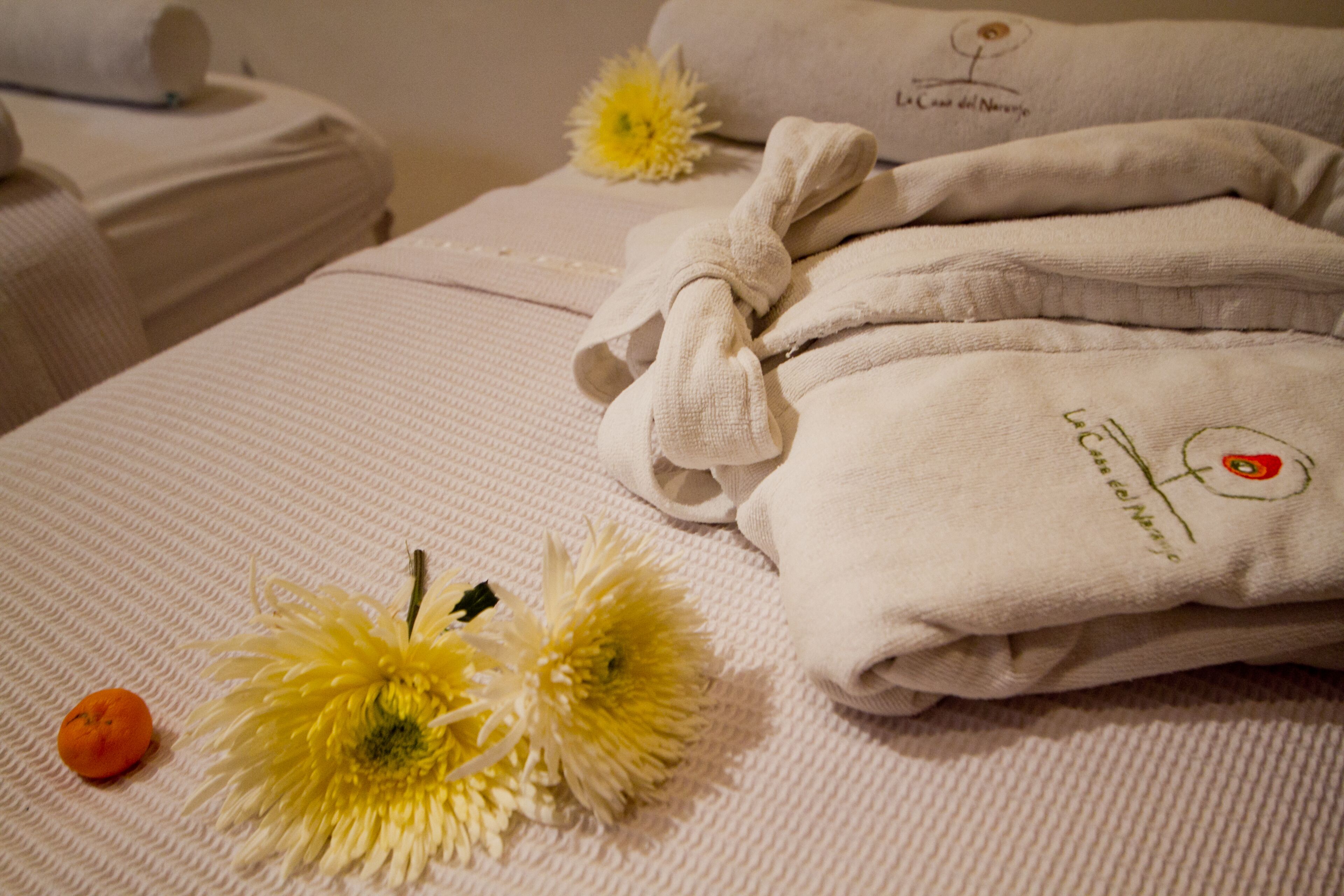 couples treatment room(s), aromatherapy, hot stone massages
