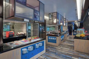 Daily local cuisine breakfast (SGD 29.98 per person)