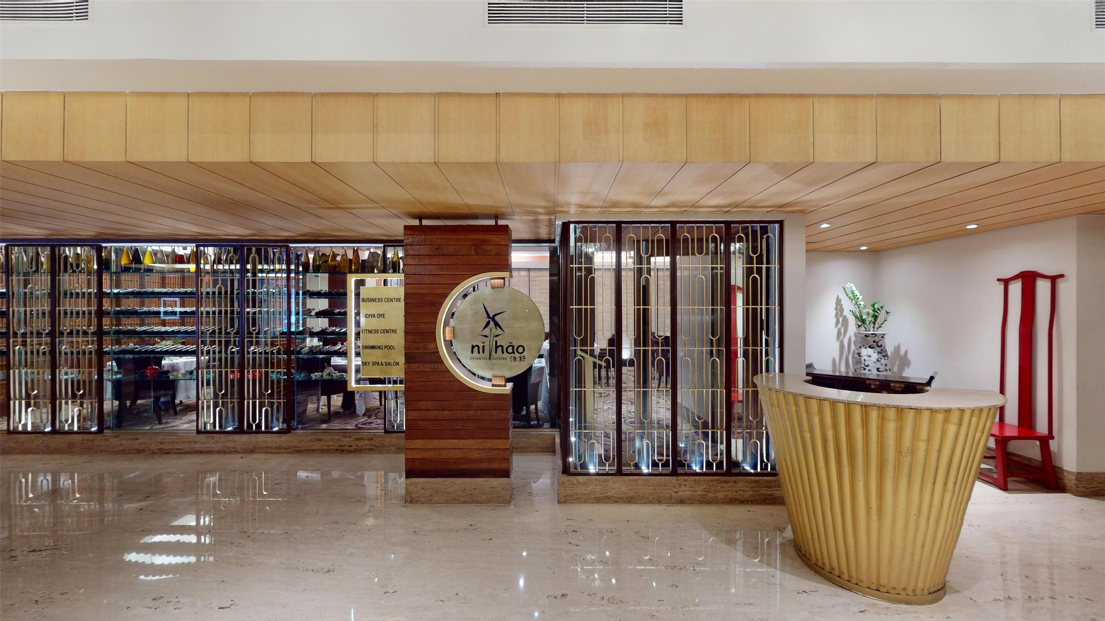 5 restaurants, breakfast, lunch, dinner served; pan-asian cuisine