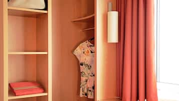 Minibar, caja de seguridad en la habitación y sistema de insonorización