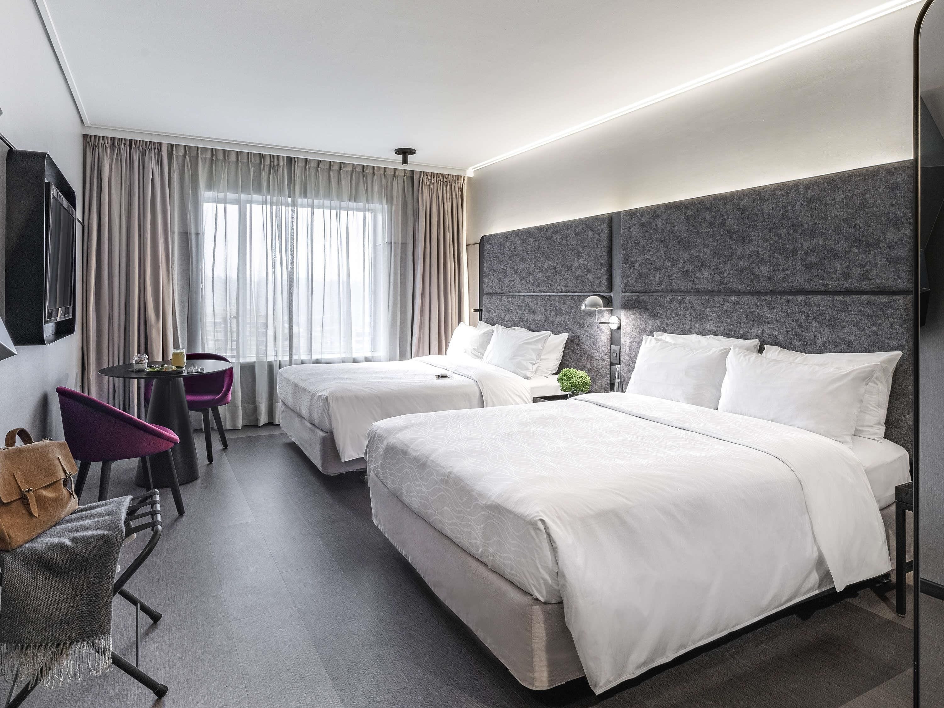 行政客房, 2 张大床 | 迷你吧、客房内保险箱、办公桌、遮光窗帘