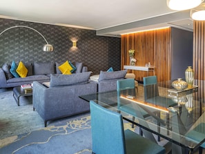 1 bedroom, minibar, in-room safe, desk