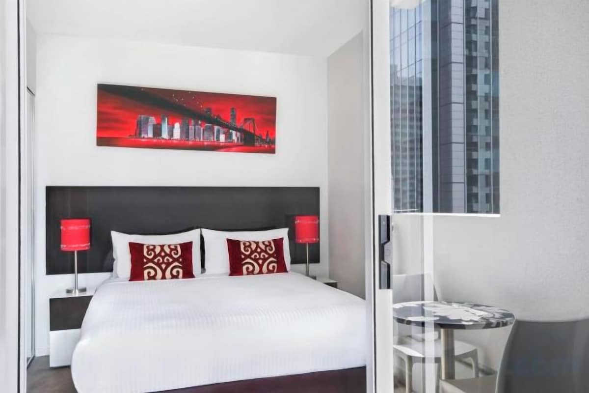 2 Bedroom 1 Bathroom Apartment