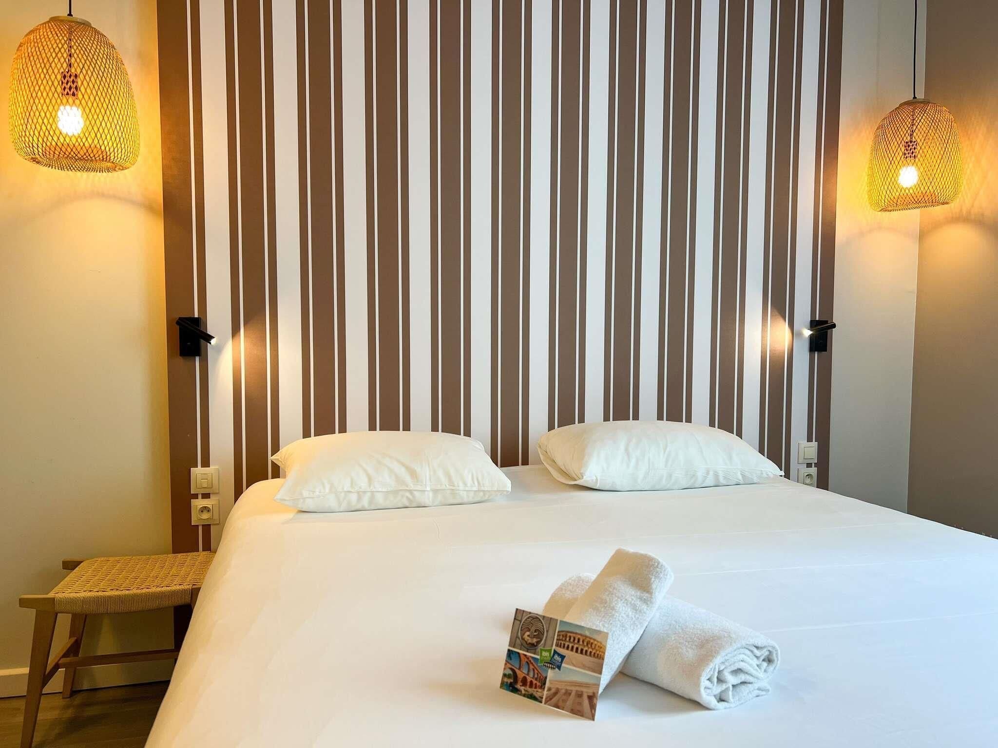 Habitación doble estándar, 1 cama matrimonial | Caja de seguridad en la habitación y insonorización 