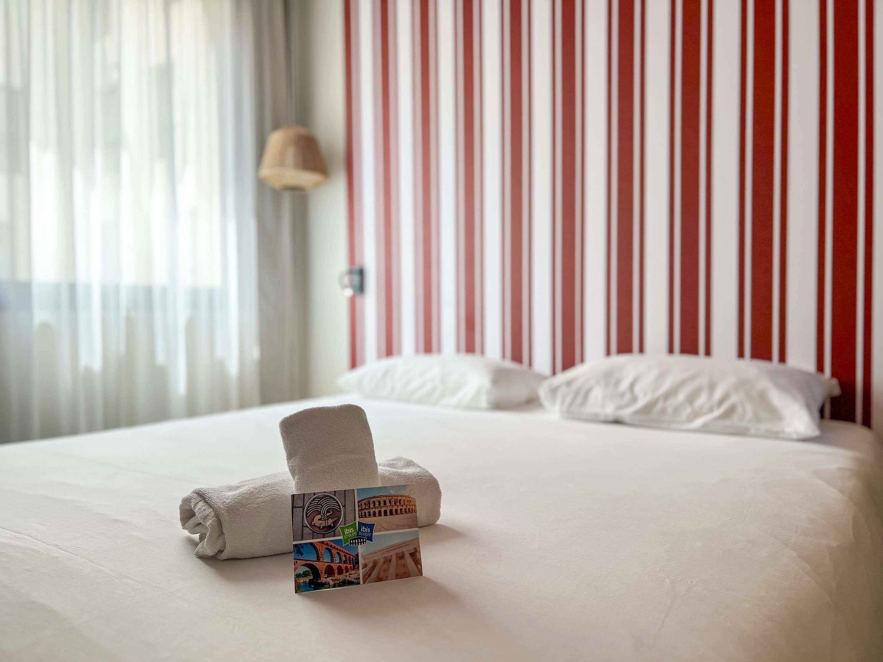 Standard Double Room, 1 Double Bed | In-room safe, desk, laptop workspace, soundproofing
