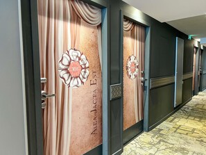 Coffres-forts dans les chambres, chambres insonorisées