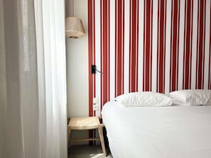 Standard-Doppelzimmer, 1 Doppelbett | Zimmersafe, schallisolierte Zimmer, Bügeleisen/Bügelbrett