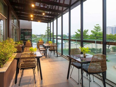 ibis Saigon South