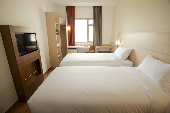 Standard Room, 2 Single Beds | Minibar, in-room safe, desk, iron/ironing board - ibis Saigon South (Ho Chi Minh City)